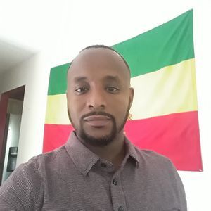 Meet your Posher, Dereje